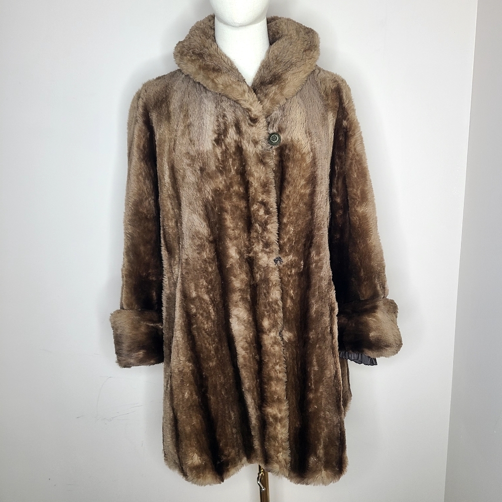 Vintage Marshall Field and‎ Co Faux Fur Swing Coat